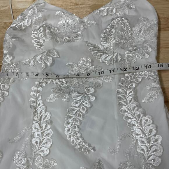 Elliatt NWT Paulette Sleeveless Chiffon Overlay Dress Ivory Size L Embroidered - Picture 10 of 11